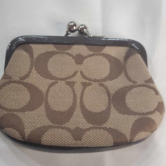 Coach Handbags - Coach Kisslock Coin Purse
